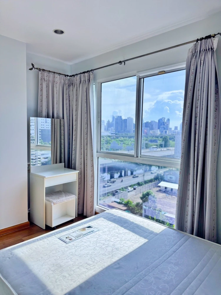 Condo for rent at THE MARK Ratchada – Airportlink. Spacious and comfortable rooms with ample living space. Book yours today!