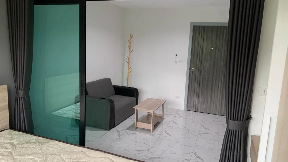 Condo for rent at The Midtown Chaengwattana. Features a well-partitioned layout with clearly defined zones. Affordable price—book now, don't wait!