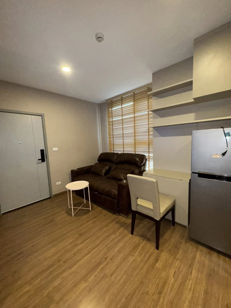 Condo for rent at The Origin Ramkhamhaeng 209. Nice unit, high-quality wallpaper. Amazing price! Book now!