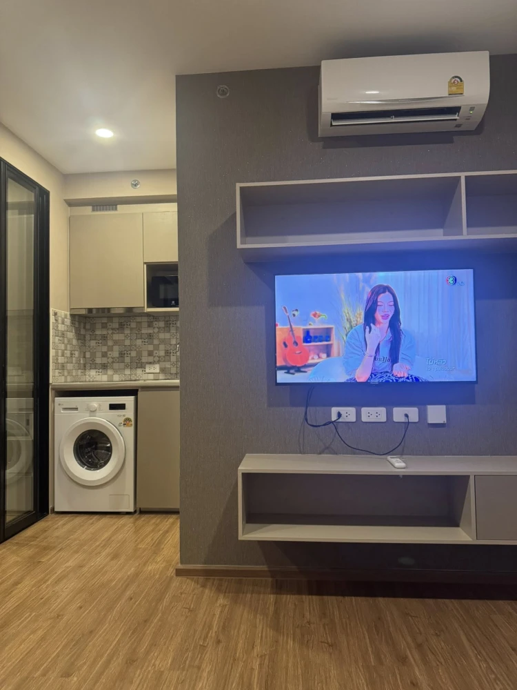 Condo for rent at The Origin Ramkhamhaeng 209. Nice unit, high-quality wallpaper. Amazing price! Book now!