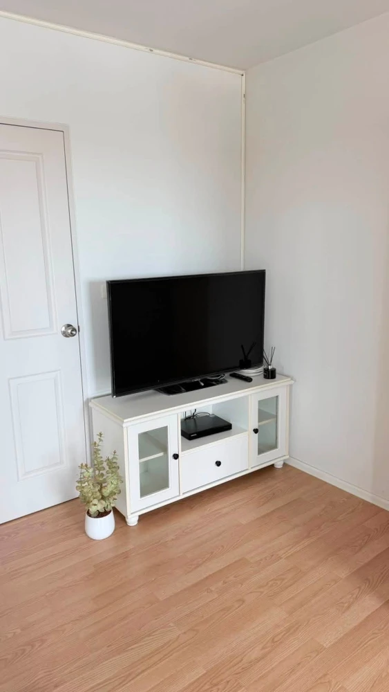 Condo for rent at The Parkland Lite Sukhumvit-Paknam. Spacious rooms with ample living space at a great price. Book now!