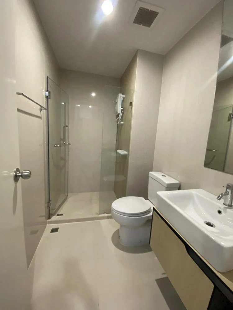 Condo for rent: The Parkland Phetkasem – Thapra, a nice room on the 17th floor with a swimming pool view. Don't miss it, you'll regret it later.