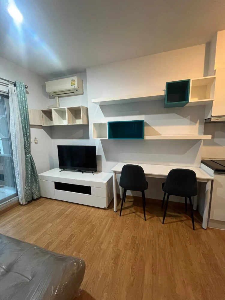 Condo for rent at The Parkland Phetkasem. Move-in ready and fully equipped with furniture and appliances. Great price—book now so you don't miss out!