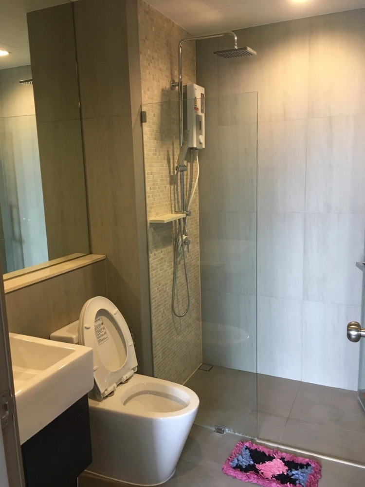 Condo for rent at The Politan Aqua, 12th floor, river view, well-partitioned room. Don't miss this opportunity!