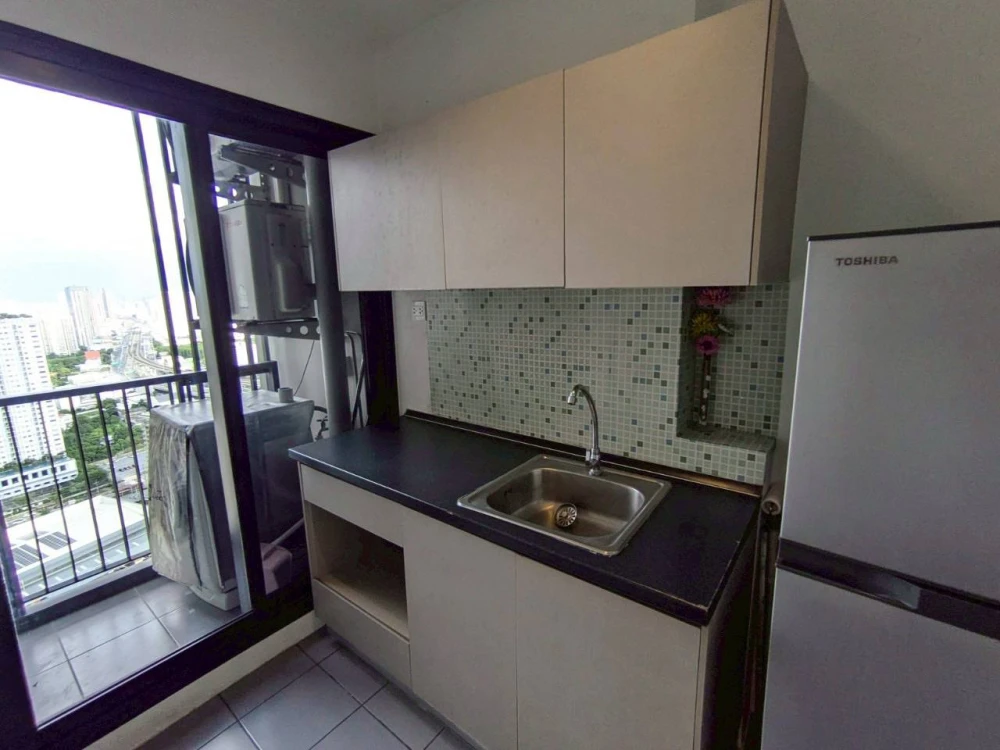 Condo for rent at The Politan Rive. Nice unit on the 36th floor with great views and fully furnished. Book now!