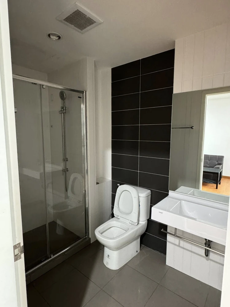 Condo for rent at The President Sukhumvit-Samutprakan. Ready to move in, 33rd floor, beautiful view, great price. Book now!