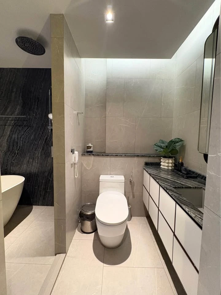 Condo for rent at The Reserve 61 Hideaway. Beautifully decorated unit with high-quality built-in furniture. Everything you need is here. You won't wan