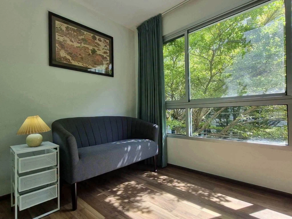 Condo for rent at The Room Sukhumvit 79. Spacious and comfortable, offering ample living space and full facilities. Book now!
