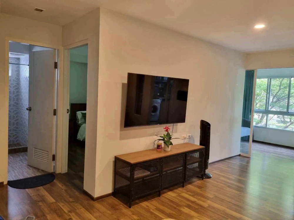 Condo for rent at The Room Sukhumvit 79. Spacious and comfortable, offering ample living space and full facilities. Book now!