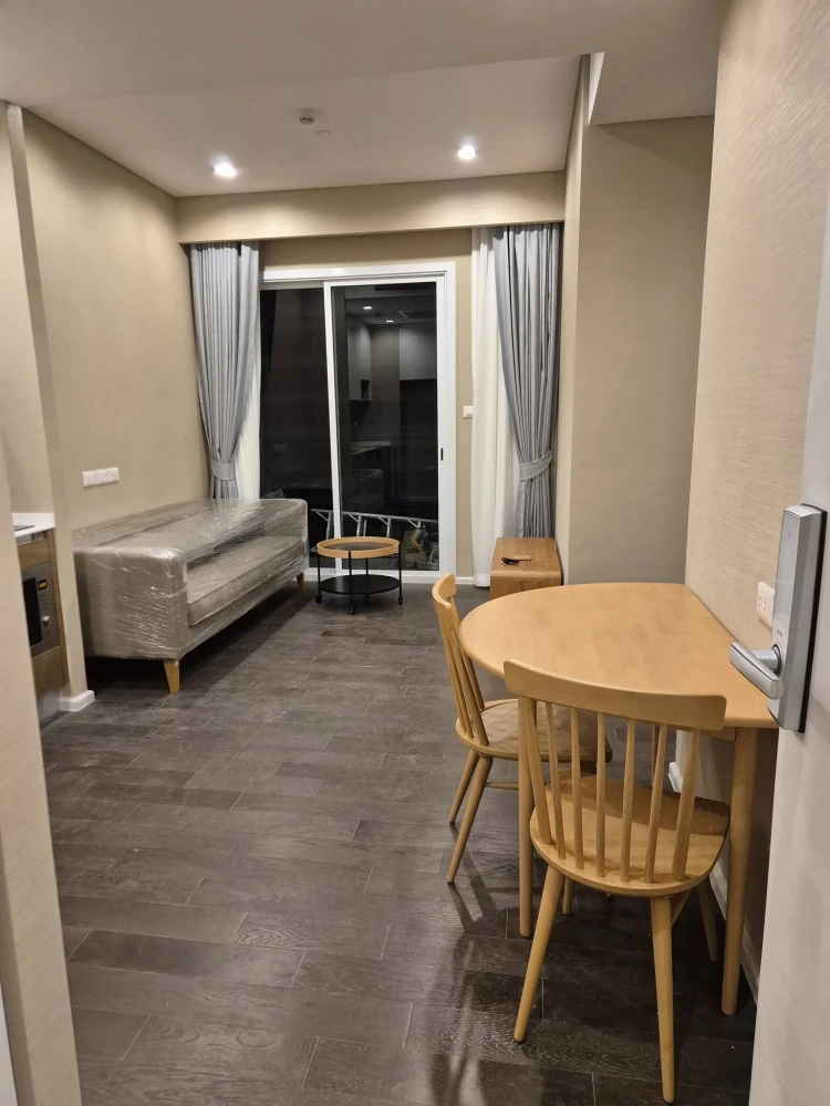 Condo for rent at The Saint Residences. Large and comfortable unit with ample living space on the 34th floor, offering beautiful views. You definitely