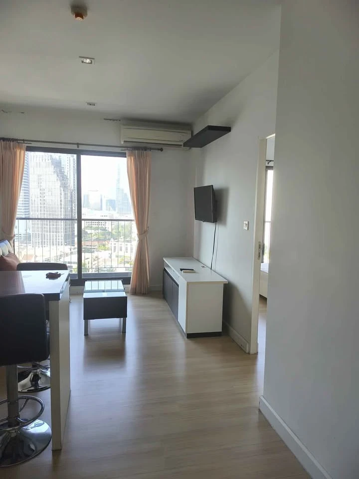 Condo for rent: The Seed Mingle Sathorn-Suanplu. Spacious room, plenty of living space, great price. Come reserve now!