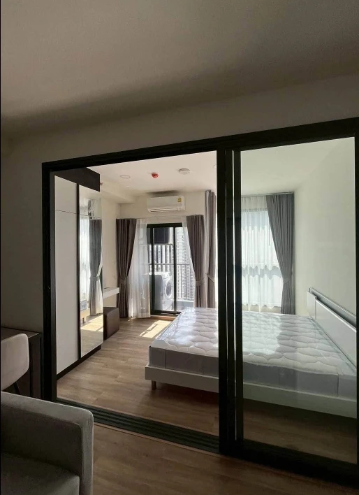 Condo for rent at The Stage Mindscape Ratchada–Huai Khwang. Ready to move in, fully furnished. Book now!