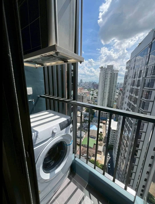 Condo for rent at The Stage Mindscape Ratchada–Huai Khwang. Ready to move in, fully furnished. Book now!