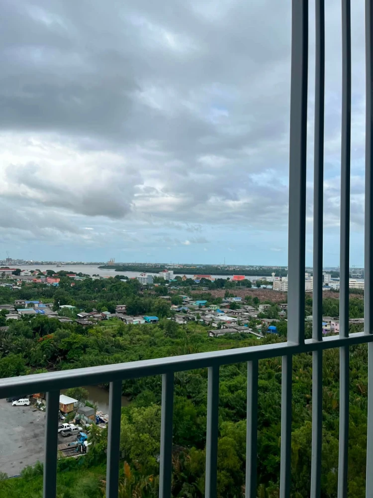 Condo for rent at The Trust @ BTS Erawan, 14th floor, river view, great atmosphere, breezy, comfortable, convenient transportation. Book now!