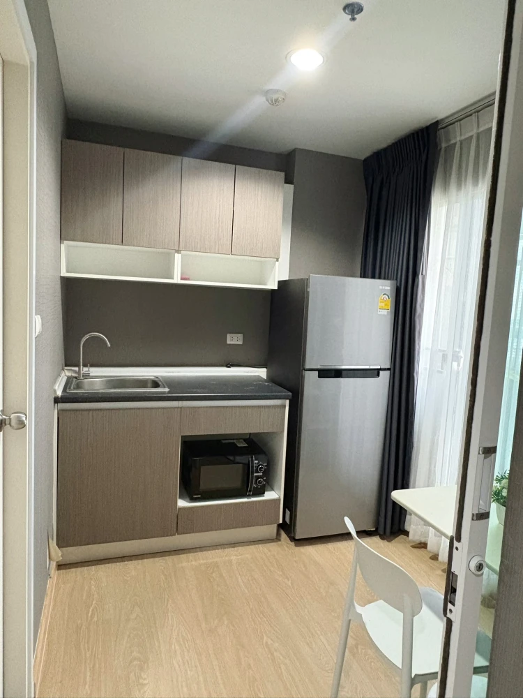Condo for rent: The Trust @ BTS Erawan. Ready to move in. Fully furnished. Electricity included. Affordable price. Come reserve now. Don't miss out!