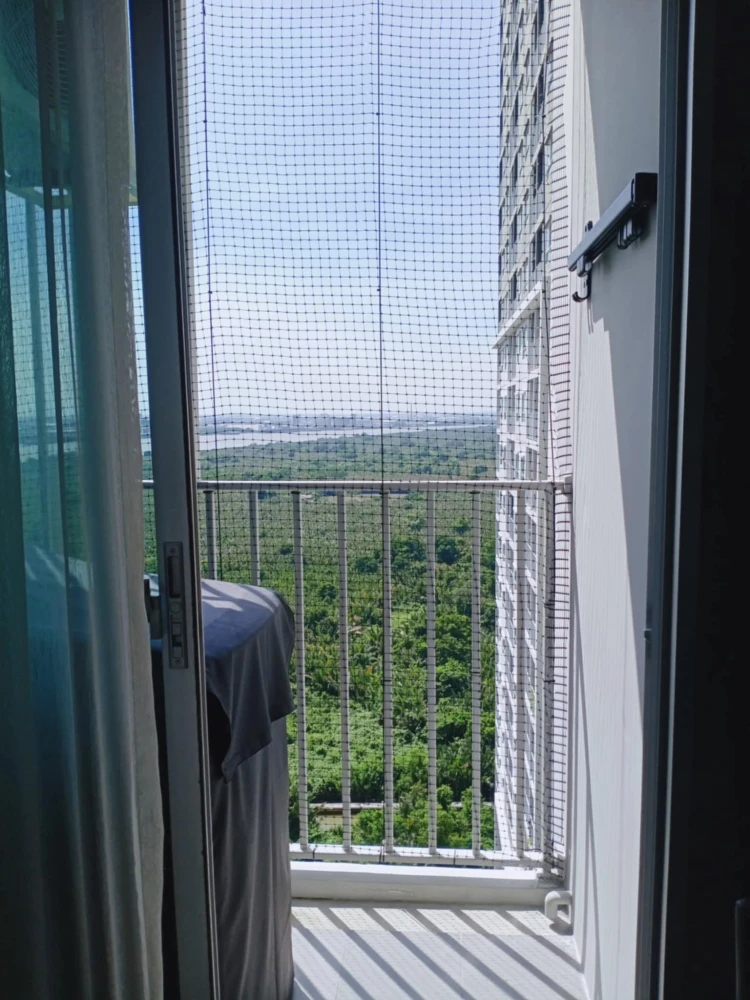 Condo for rent: The Trust @ BTS Erawan. Ready to move in. Fully furnished. Electricity included. Affordable price. Come reserve now. Don't miss out!