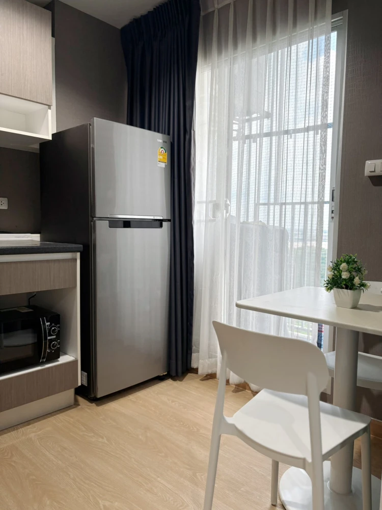 Condo for rent: The Trust @ BTS Erawan. Ready to move in. Fully furnished. Electricity included. Affordable price. Come reserve now. Don't miss out!