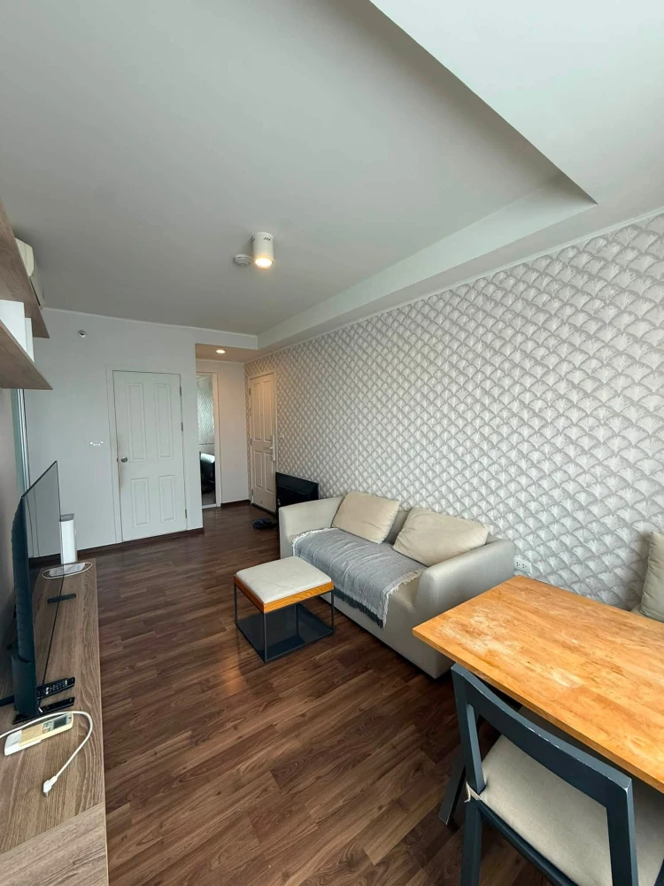 Condo for rent at U Delight Ratchavibha. Corner unit offering privacy. Extra-large living room. Great layout. You'll know it's worth living here. Book