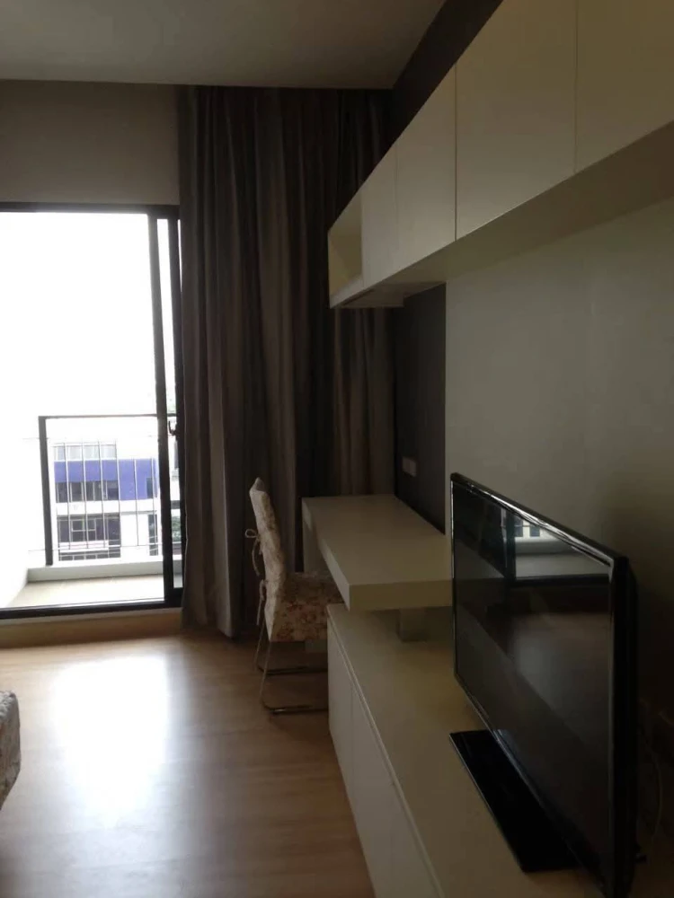 Condo for rent at Urbano Absolute Sathorn-Taksin. Ready to move in, 10th floor with great views. Amazing price! Book now, don't miss out!