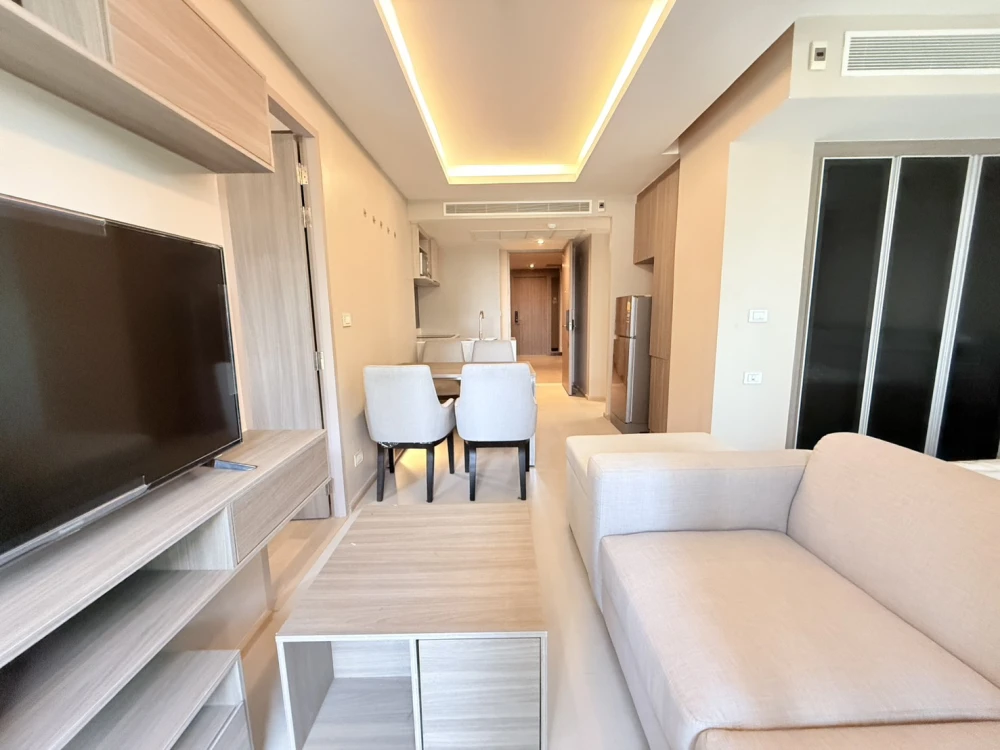 Spacious condo for rent at Urbitia Thonglor. Convenient and fully furnished – everything you need in one place. Book now! Don't miss out!