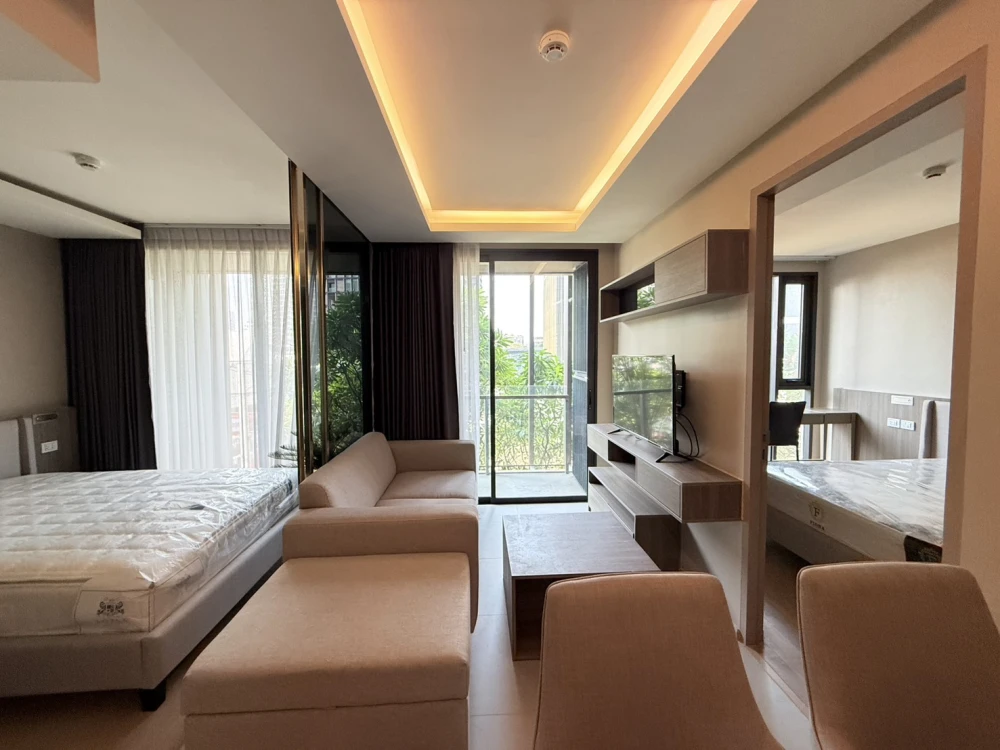 Spacious condo for rent at Urbitia Thonglor. Convenient and fully furnished – everything you need in one place. Book now! Don't miss out!