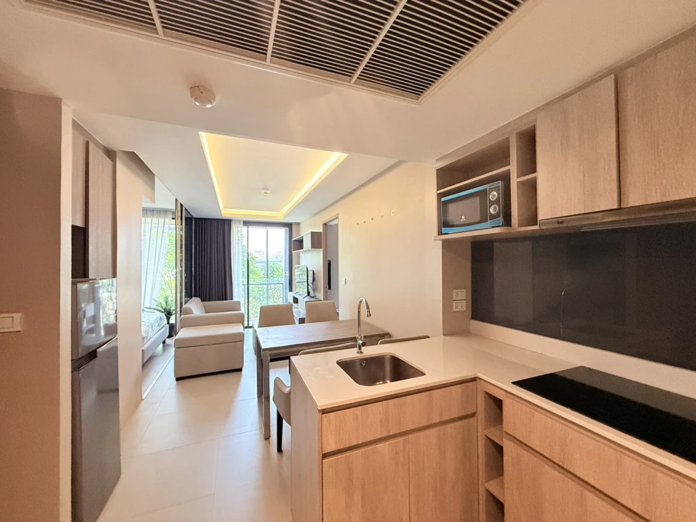 Spacious condo for rent at Urbitia Thonglor. Convenient and fully furnished – everything you need in one place. Book now! Don't miss out!