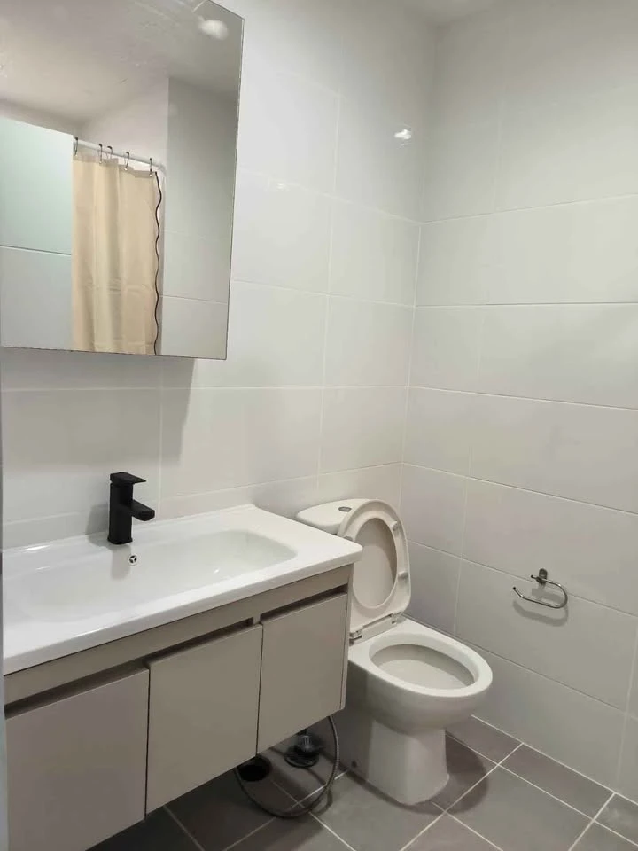 Spacious condo for rent at Vertical Aree. Excellent interior design and ample living space. You definitely don't want to miss this opportunity!