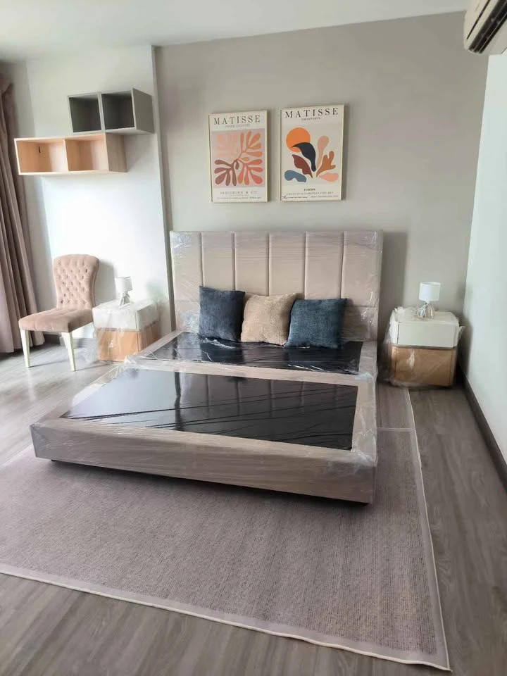 Spacious condo for rent at Vertical Aree. Excellent interior design and ample living space. You definitely don't want to miss this opportunity!