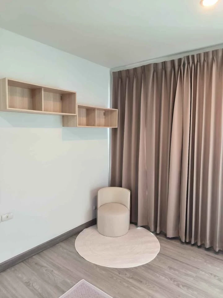 Spacious condo for rent at Vertical Aree. Excellent interior design and ample living space. You definitely don't want to miss this opportunity!