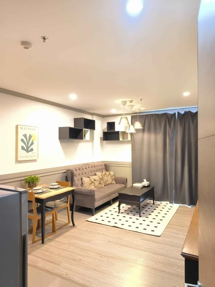 Spacious condo for rent at Vertical Aree. Excellent interior design and ample living space. You definitely don't want to miss this opportunity!