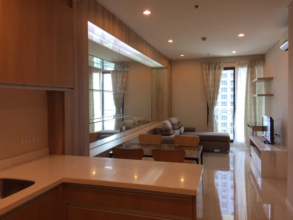 Spacious condo for rent at Villa Asoke. Fully furnished with appliances. Book now!