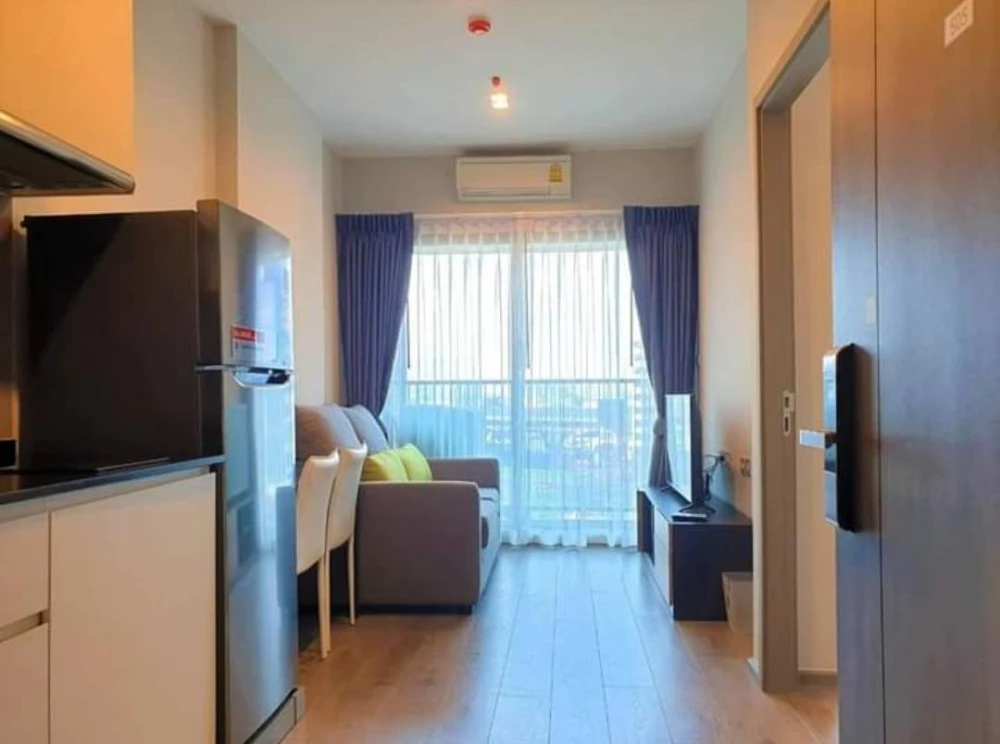 Condo for rent at Whizdom Avenue Ratchada-Ladprao. Nice room, fully furnished with appliances. Just bring your belongings and move in!
