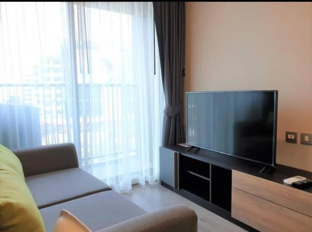 Condo for rent at Whizdom Avenue Ratchada-Ladprao. Nice room, fully furnished with appliances. Just bring your belongings and move in!