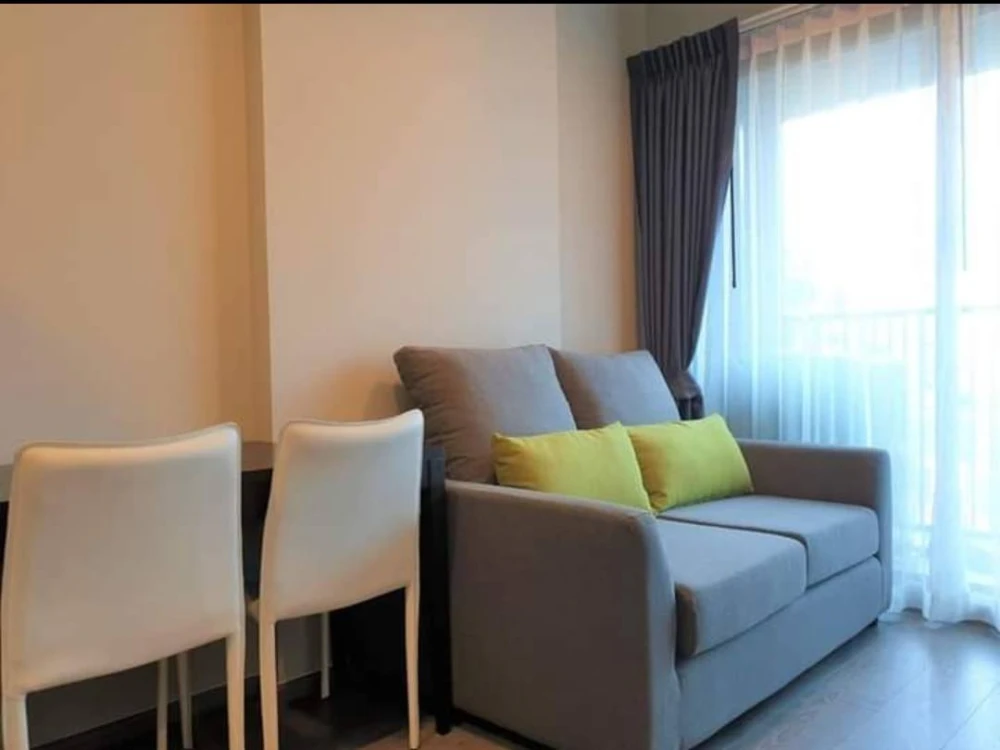 Condo for rent at Whizdom Avenue Ratchada-Ladprao. Nice room, fully furnished with appliances. Just bring your belongings and move in!