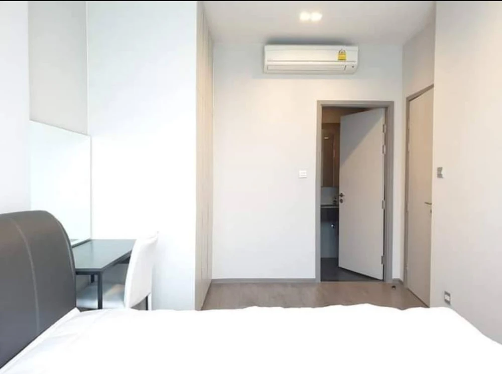Condo for rent at Whizdom Avenue Ratchada-Ladprao. Nice room, fully furnished with appliances. Just bring your belongings and move in!