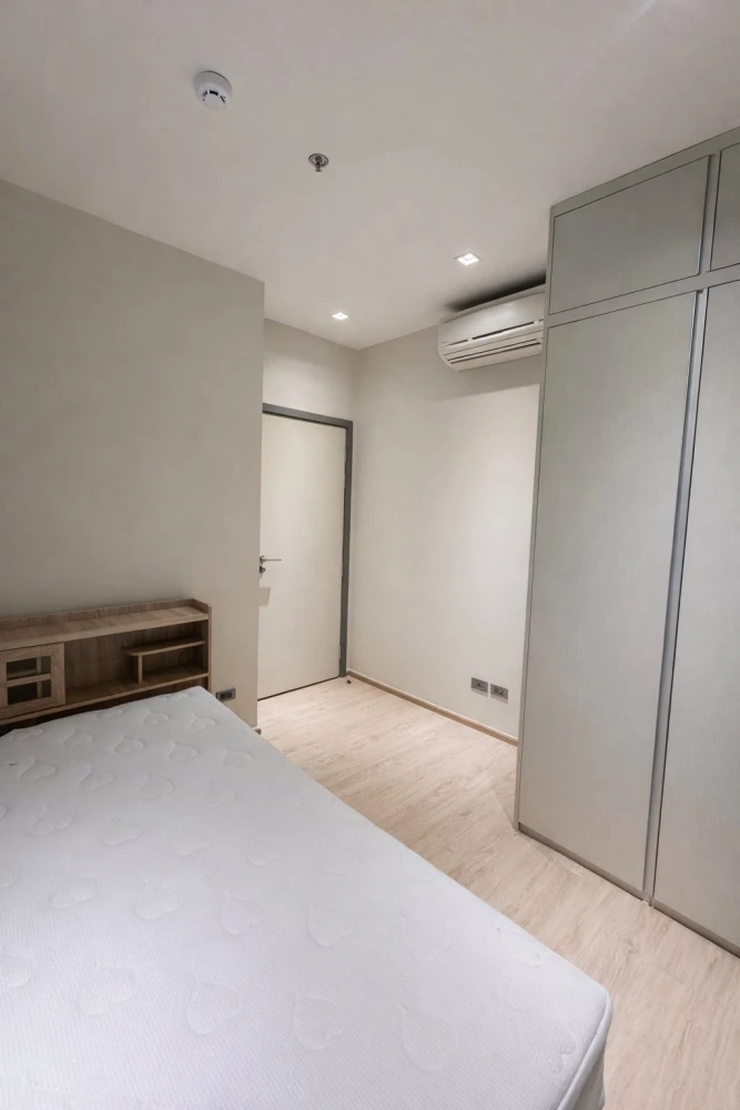 Condo for rent at Whizdom Station Ratchada–Thapra. Large and comfortable unit with ample living space. Book now before it's too late!