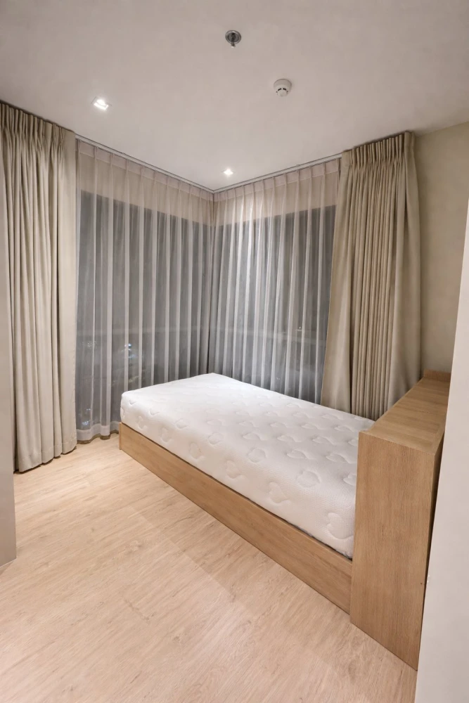 Condo for rent at Whizdom Station Ratchada–Thapra. Large and comfortable unit with ample living space. Book now before it's too late!