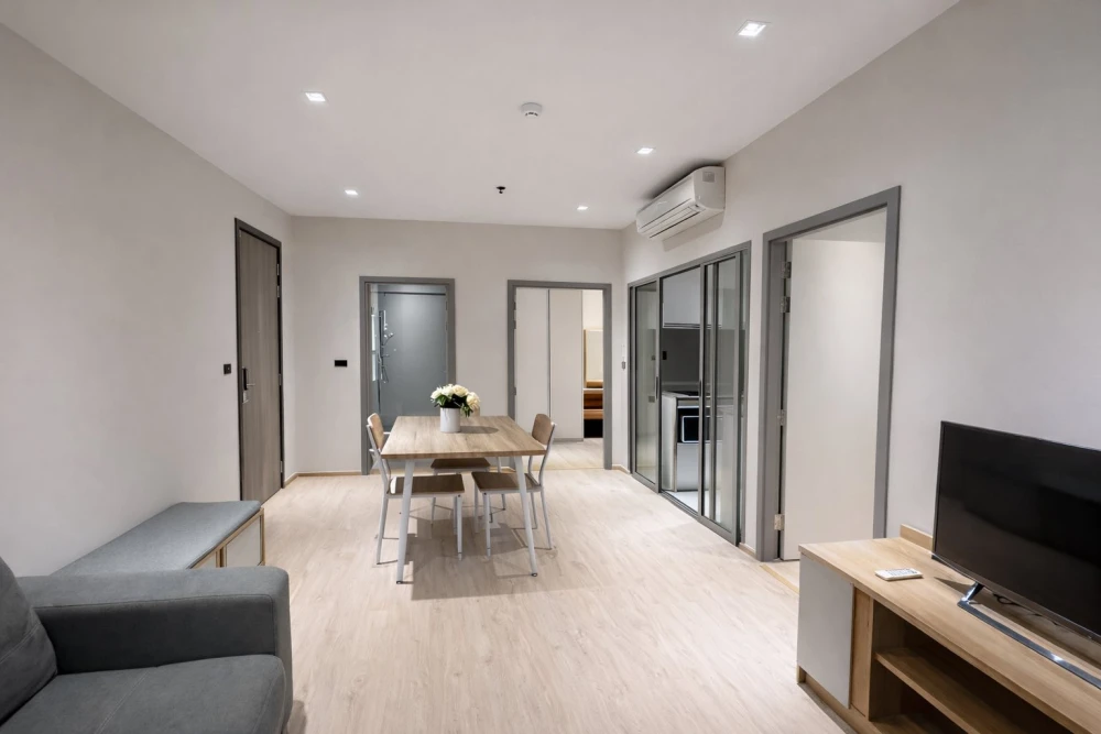Condo for rent at Whizdom Station Ratchada–Thapra. Large and comfortable unit with ample living space. Book now before it's too late!