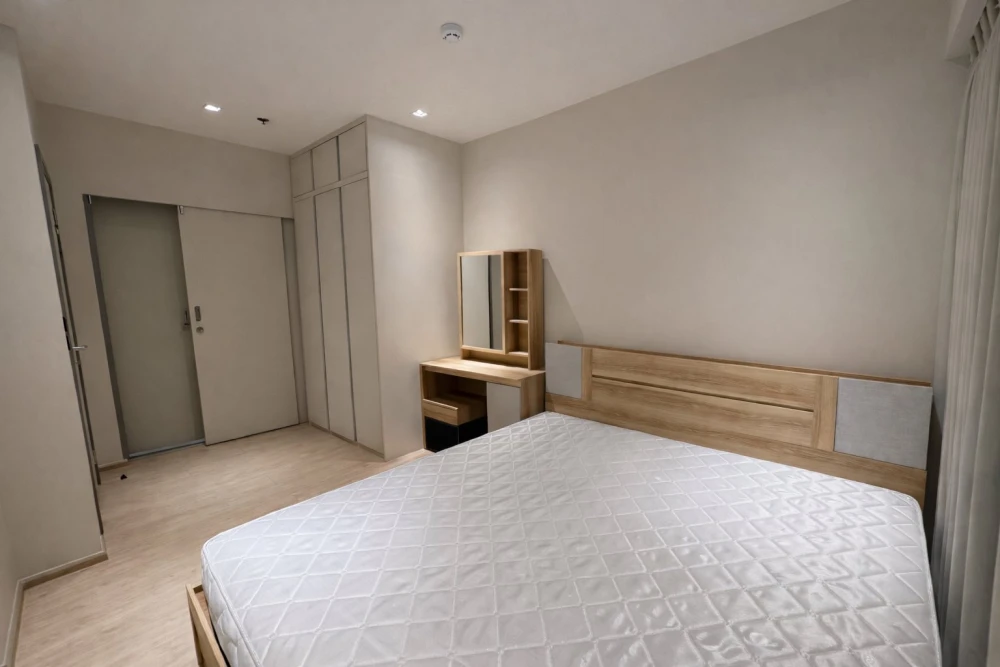Condo for rent at Whizdom Station Ratchada–Thapra. Large and comfortable unit with ample living space. Book now before it's too late!