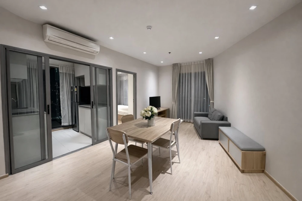 Condo for rent at Whizdom Station Ratchada–Thapra. Large and comfortable unit with ample living space. Book now before it's too late!