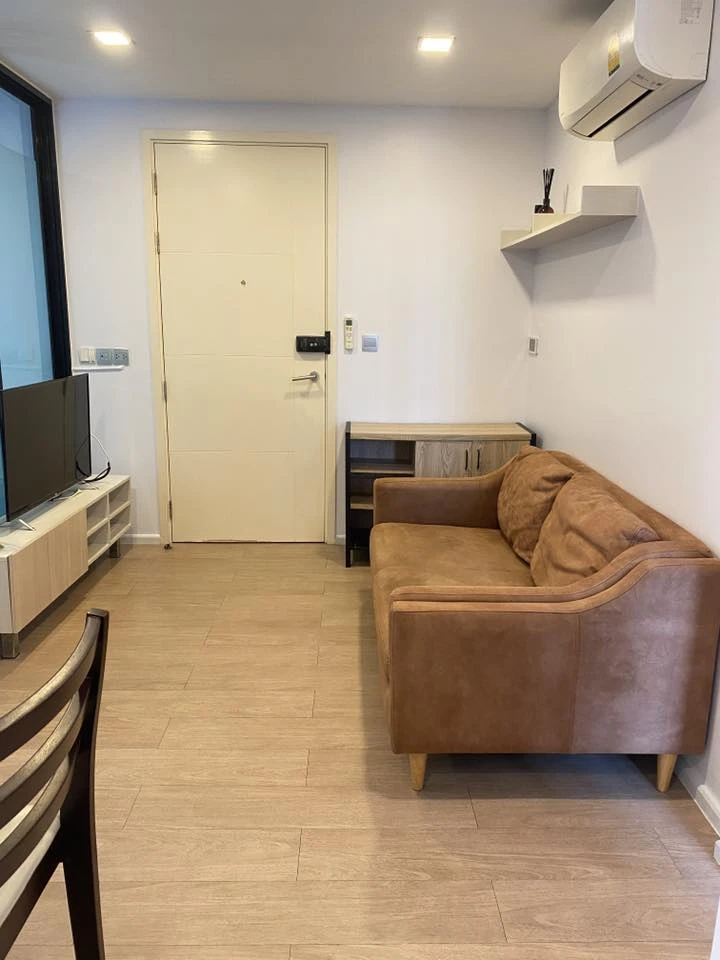 Condo for rent: Wynn Condo, Lat Phrao, Chok Chai 4. Spacious room, lots of usable space. Hurry and reserve now. Don't miss out!