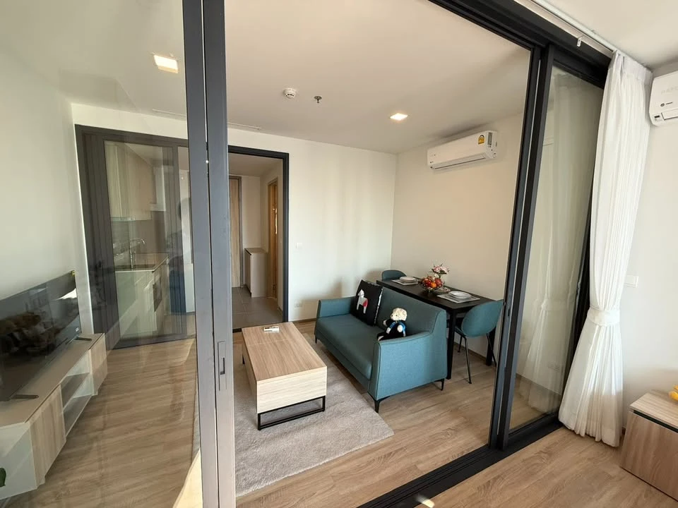 Condo for rent at XT Phayathai. Ready to move in, fully furnished. You definitely don't want to miss this!