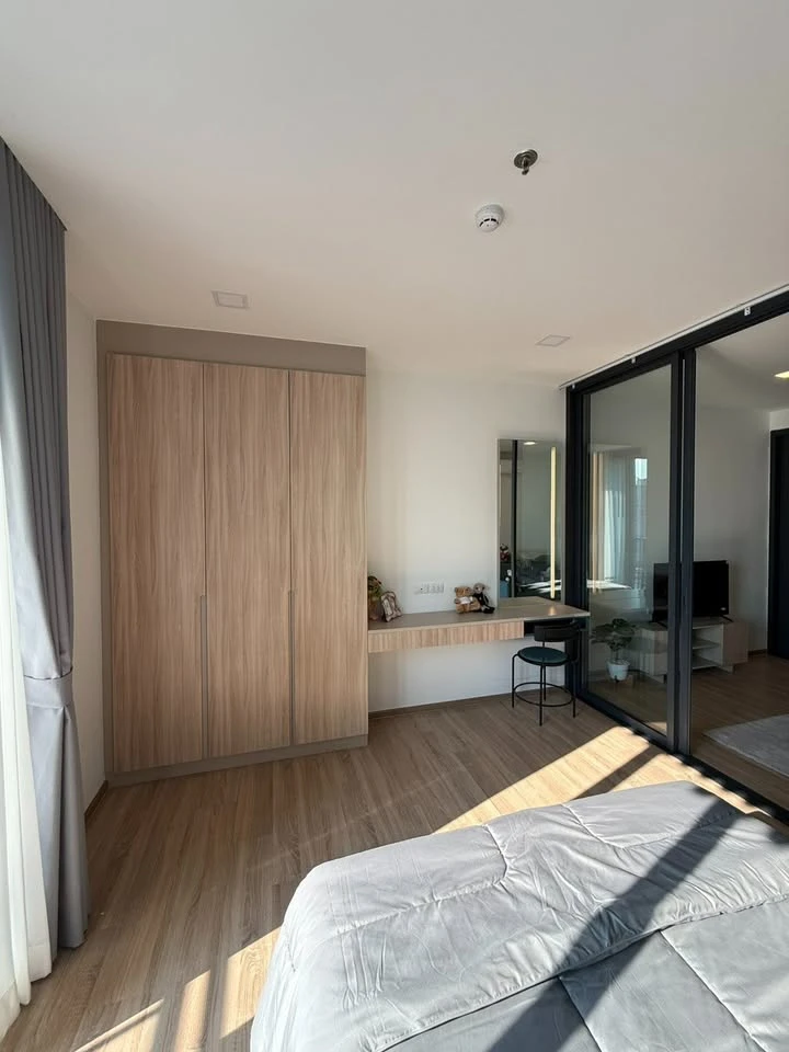Condo for rent at XT Phayathai. Ready to move in, fully furnished. You definitely don't want to miss this!