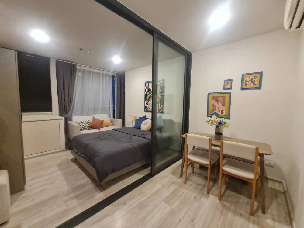 Condo for rent, XT Huai Khwang, ready to move in, separate room, great price, you must hurry to reserve now.