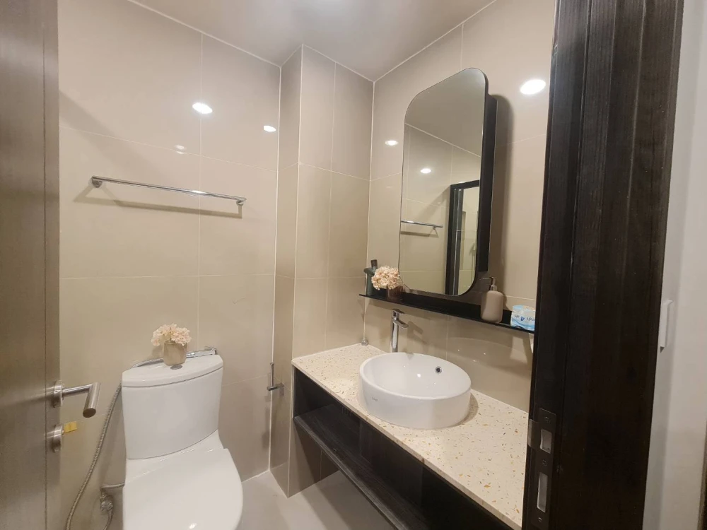 Condo for rent, XT Huai Khwang, ready to move in, separate room, great price, you must hurry to reserve now.