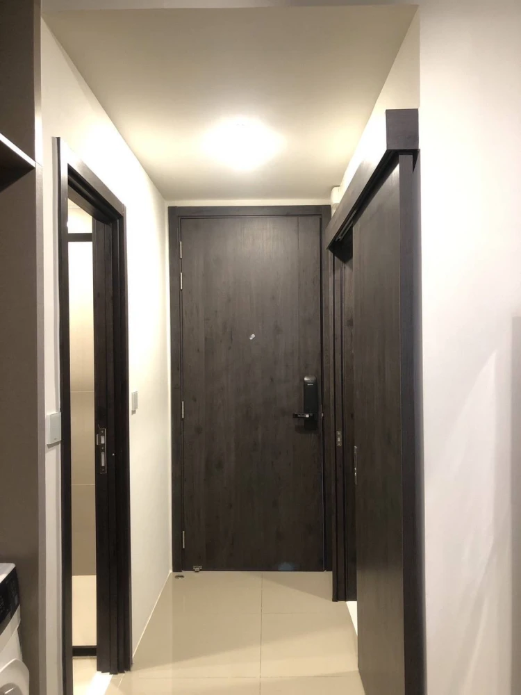 Condo for rent, XT Huai Khwang, corner room, 40th floor, very private, fully equipped, ready to move in immediately.