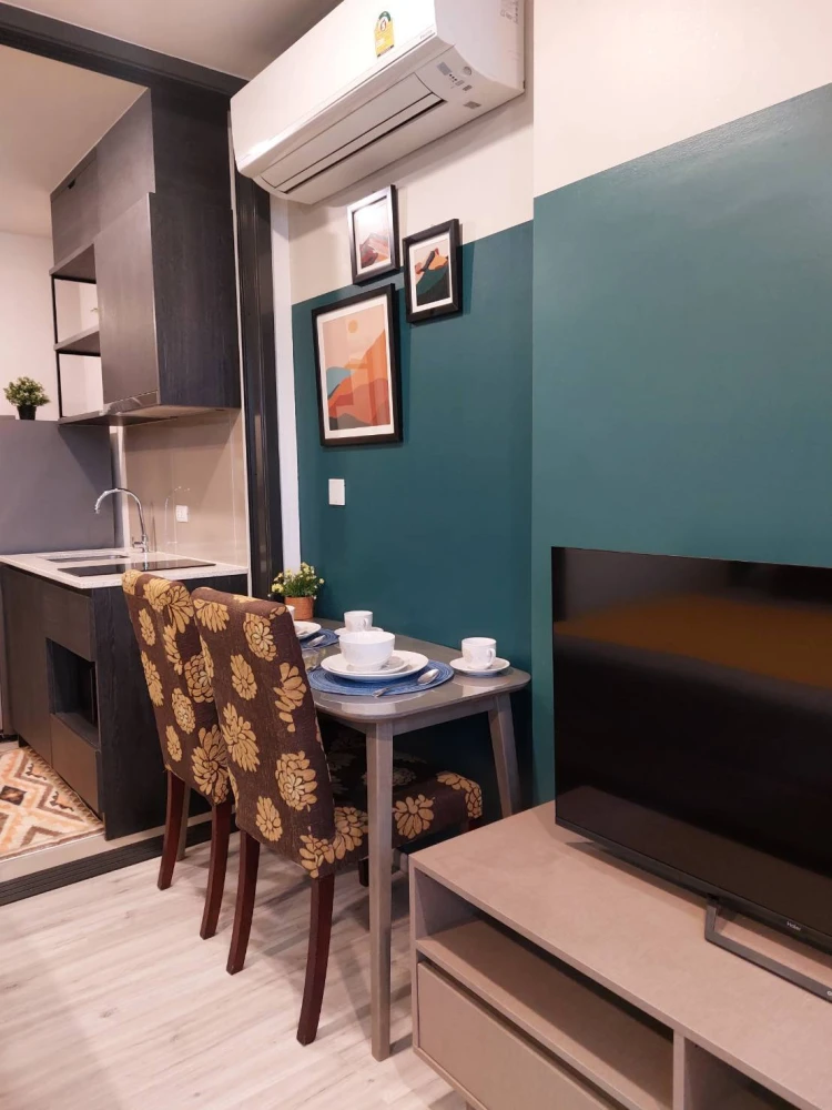 Condo for rent, XT Huai Khwang, corner room, 40th floor, very private, fully equipped, ready to move in immediately.