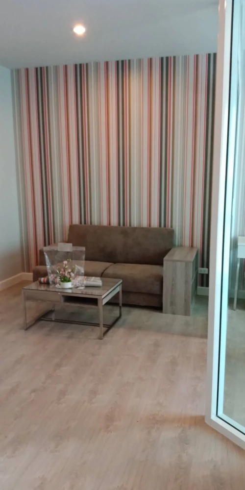 Condo for rent, Zelle Salaya, 1 bedroom, 1 bathroom, 4th floor, not high, with nice wallpaper. Hurry and reserve now!
