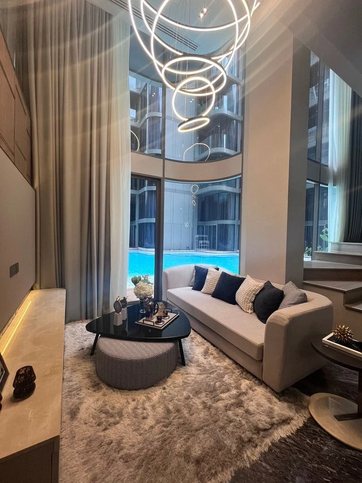 Condo for rent, Ashton Residence 41, beautifully decorated with high-quality built-in furniture. Don't miss this opportunity!