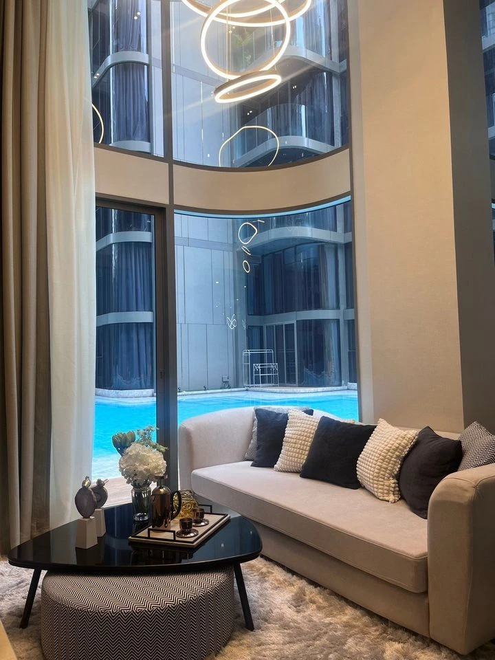 Condo for rent, Ashton Residence 41, beautifully decorated with high-quality built-in furniture. Don't miss this opportunity!